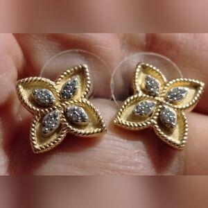 White Zircon Floral Stud Earrings crafted in Vermeil Over Sterling Silver
